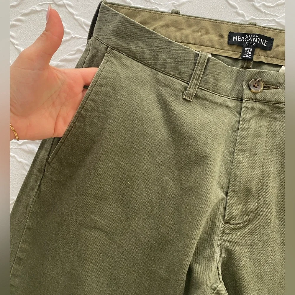J. Crew - Slim Fit Cotton Chinos in Army Green - Size 30 x 30